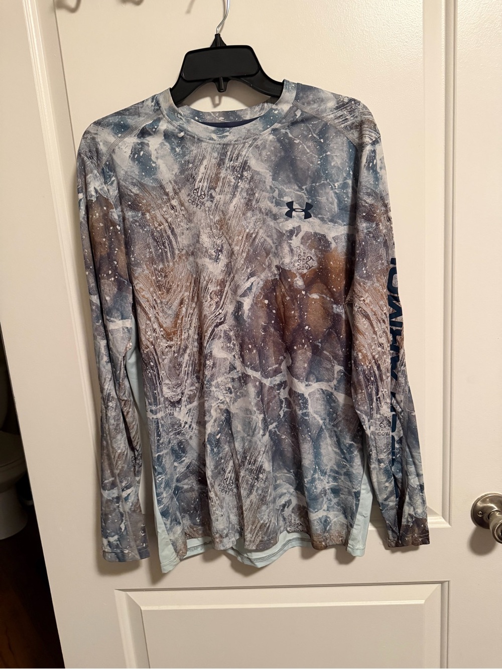 Under Armour Men’s Blue Gray Brown Camouflage-Style Long Sleeve Shirt